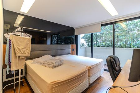 Apartamento à venda com 452m², 3 quartos e 4 vagas Apartamento à venda com 452m², 3 quartos e 4 vagasSuíte 2