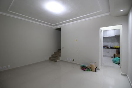 Casa de condomínio à venda com 100m², 2 quartos e 1 vagaSala