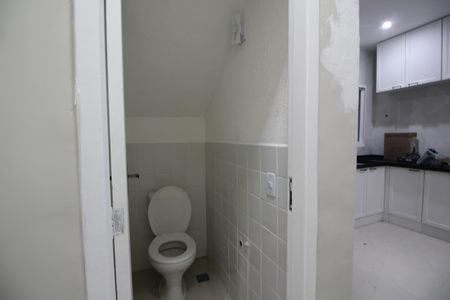 Casa de condomínio à venda com 100m², 2 quartos e 1 vagaLavabo
