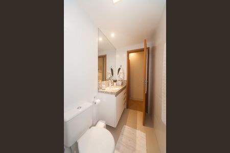 Apartamento à venda com 69m², 2 quartos e 1 vaga Apartamento à venda com 69m², 2 quartos e 1 vagaBanheiro suite