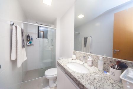 Apartamento à venda com 69m², 2 quartos e 1 vaga Apartamento à venda com 69m², 2 quartos e 1 vagaBanheiro suite