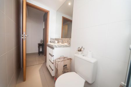 Apartamento à venda com 69m², 2 quartos e 1 vaga Apartamento à venda com 69m², 2 quartos e 1 vagaBanheiro Social