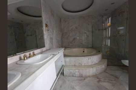Casa para alugar com 420m², 4 quartos e 4 vagas