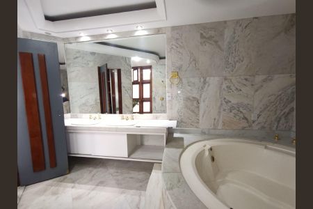 Casa para alugar com 420m², 4 quartos e 4 vagas