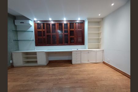 Casa para alugar com 420m², 4 quartos e 4 vagas