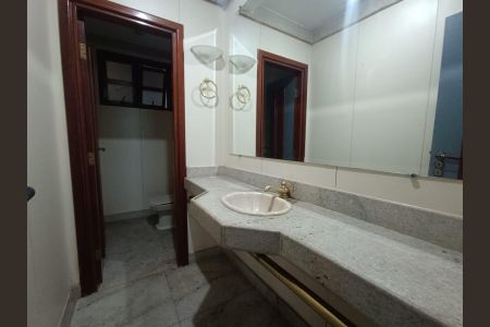Casa para alugar com 420m², 4 quartos e 4 vagas
