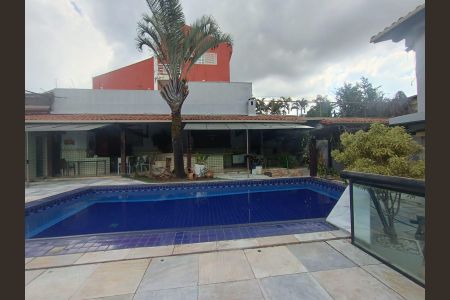 Casa para alugar com 420m², 4 quartos e 4 vagas