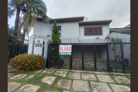 Casa para alugar com 420m², 4 quartos e 4 vagas