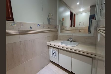 Casa para alugar com 420m², 4 quartos e 4 vagas