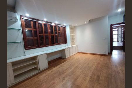 Casa para alugar com 420m², 4 quartos e 4 vagas