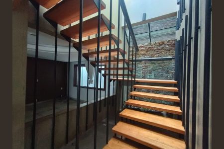 Casa para alugar com 420m², 4 quartos e 4 vagas