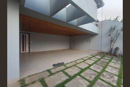 Casa para alugar com 420m², 4 quartos e 4 vagas