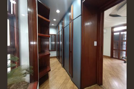 Casa para alugar com 420m², 4 quartos e 4 vagas