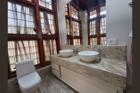Casa para alugar com 420m², 4 quartos e 4 vagas