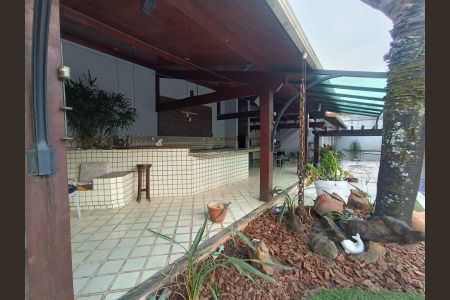 Casa para alugar com 420m², 4 quartos e 4 vagas