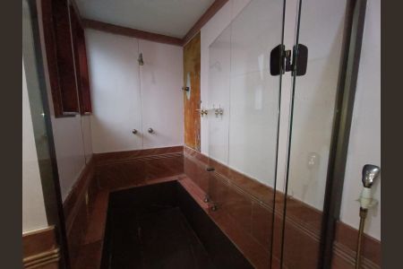 Casa para alugar com 420m², 4 quartos e 4 vagas