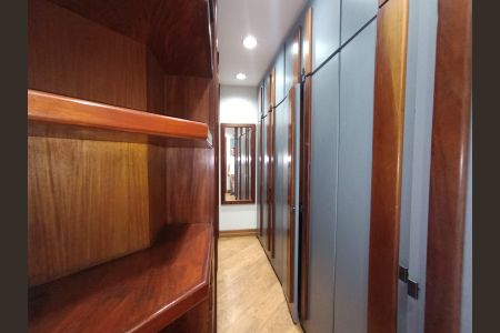 Casa para alugar com 420m², 4 quartos e 4 vagas