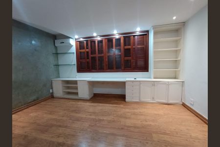 Casa para alugar com 420m², 4 quartos e 4 vagas