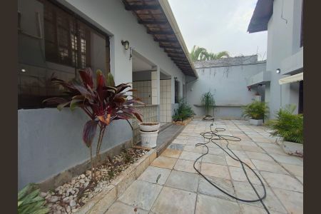 Casa para alugar com 420m², 4 quartos e 4 vagas