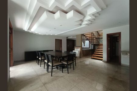 Casa para alugar com 420m², 4 quartos e 4 vagas