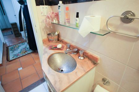 Apartamento à venda com 80m², 2 quartos e 1 vaga Apartamento à venda com 80m², 2 quartos e 1 vagaBanheiro