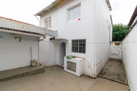 Casa para alugar com 120m², 3 quartos e 2 vagas Quintal