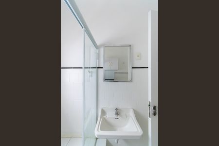 Casa para alugar com 120m², 3 quartos e 2 vagasBanheiro social