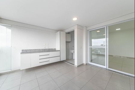 Apartamento à venda com 70m², 2 quartos e 2 vagas Apartamento à venda com 70m², 2 quartos e 2 vagasVaranda