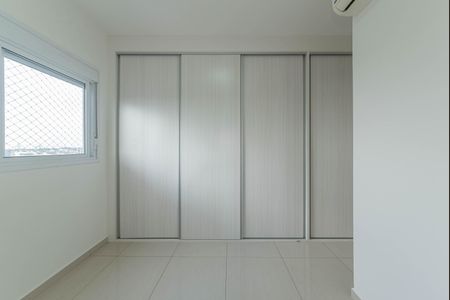 Apartamento à venda com 70m², 2 quartos e 2 vagas Apartamento à venda com 70m², 2 quartos e 2 vagasSuite