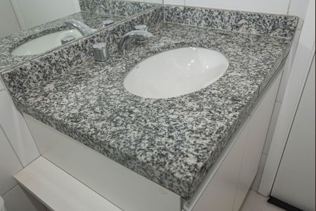 Apartamento à venda com 70m², 2 quartos e 2 vagas Apartamento à venda com 70m², 2 quartos e 2 vagasBanheiro Social
