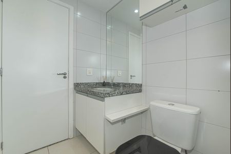 Apartamento à venda com 70m², 2 quartos e 2 vagas Apartamento à venda com 70m², 2 quartos e 2 vagasBanheiro da Suíte