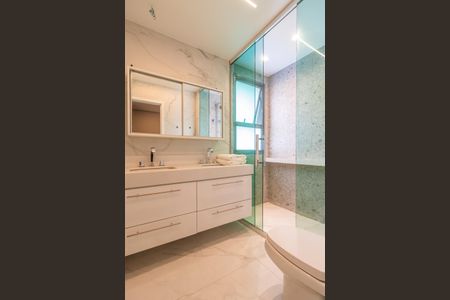 Apartamento à venda com 122m², 2 quartos e 2 vagas Apartamento à venda com 122m², 2 quartos e 2 vagasBanheiro da Suíte 2