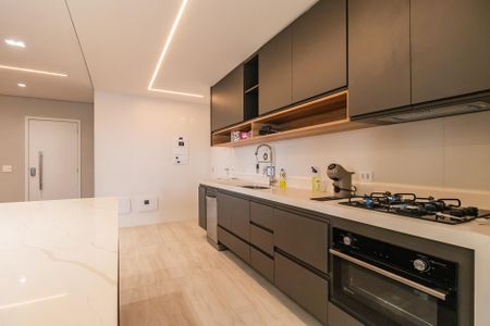 Apartamento à venda com 122m², 2 quartos e 2 vagas Apartamento à venda com 122m², 2 quartos e 2 vagasCozinha