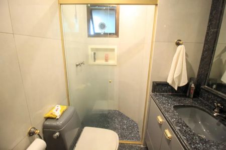 Apartamento à venda com 260m², 6 quartos e 4 vagas Apartamento à venda com 260m², 6 quartos e 4 vagasBanheiro
