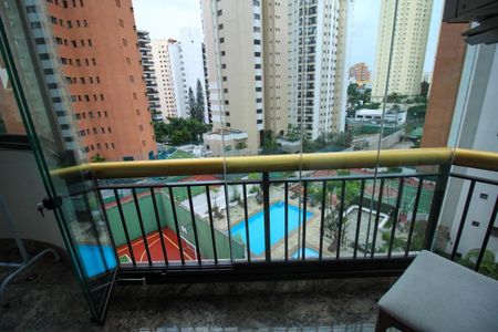 Apartamento à venda com 260m², 6 quartos e 4 vagas Apartamento à venda com 260m², 6 quartos e 4 vagasVaranda