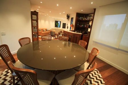 Apartamento à venda com 260m², 6 quartos e 4 vagas Apartamento à venda com 260m², 6 quartos e 4 vagasSala de Jantar