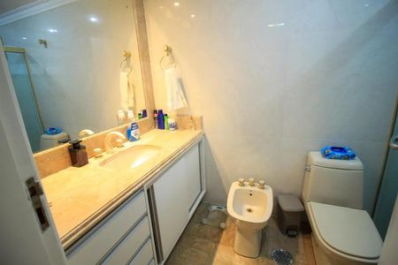 Apartamento à venda com 260m², 6 quartos e 4 vagas Apartamento à venda com 260m², 6 quartos e 4 vagasBanheiro