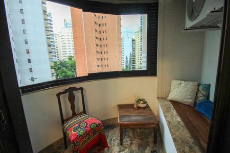 Apartamento à venda com 260m², 6 quartos e 4 vagas Apartamento à venda com 260m², 6 quartos e 4 vagasVaranda