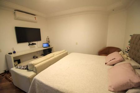 Apartamento à venda com 260m², 6 quartos e 4 vagas Apartamento à venda com 260m², 6 quartos e 4 vagasQuarto