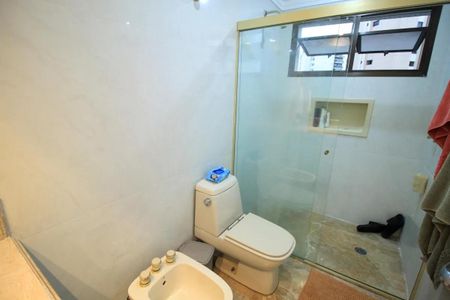 Apartamento à venda com 260m², 6 quartos e 4 vagas Apartamento à venda com 260m², 6 quartos e 4 vagasBanheiro