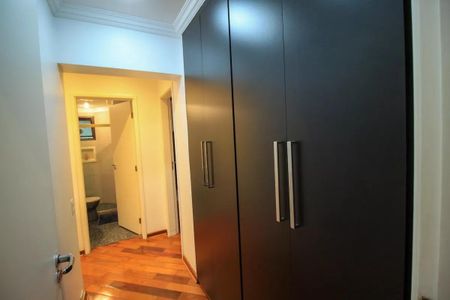 Apartamento à venda com 260m², 6 quartos e 4 vagas Apartamento à venda com 260m², 6 quartos e 4 vagasQuarto