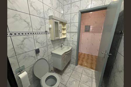Banheiro  de casa para alugar com 3 quartos, 120m² em Parque Cisper, São Paulo