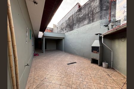 Casa para alugar com 120m², 3 quartos e 6 vagas Casa para alugar com 120m², 3 quartos e 6 vagasGaragem