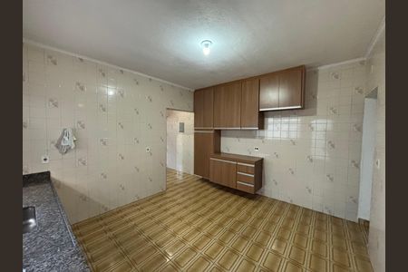 Casa para alugar com 120m², 3 quartos e 6 vagas Casa para alugar com 120m², 3 quartos e 6 vagasCozinha - Armários