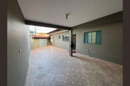 Casa para alugar com 120m², 3 quartos e 6 vagas Casa para alugar com 120m², 3 quartos e 6 vagasQuintal