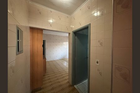 Casa para alugar com 120m², 3 quartos e 6 vagas Casa para alugar com 120m², 3 quartos e 6 vagasCorredor