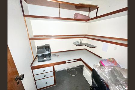 Apartamento à venda com 160m², 4 quartos e 3 vagasEscritório
