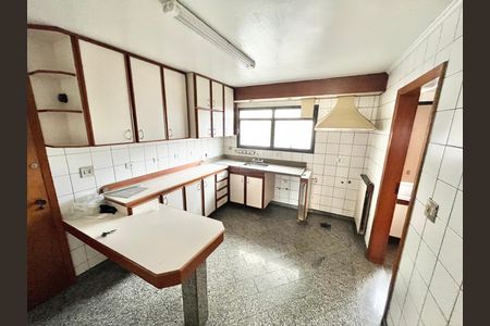 Apartamento à venda com 160m², 4 quartos e 3 vagasCozinha