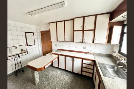 Apartamento à venda com 160m², 4 quartos e 3 vagasCozinha
