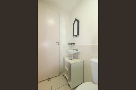 Banheiro de apartamento para alugar com 2 quartos, 41m² em Santa Cruz, Rio de Janeiro